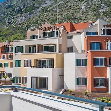 Lavender Bay Apartment F8 Morinj Bagian luar foto