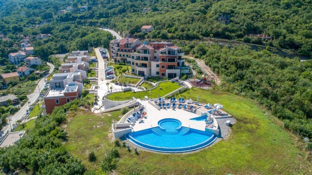Lavender Bay Apartment F8 Morinj Bagian luar foto